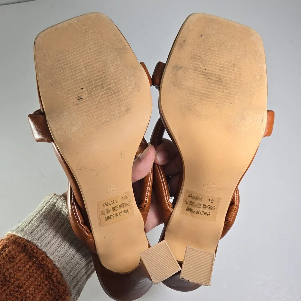 Kayleen Tan Brown Square Toe Padded Thong‎ Heeled Sandals Size 10